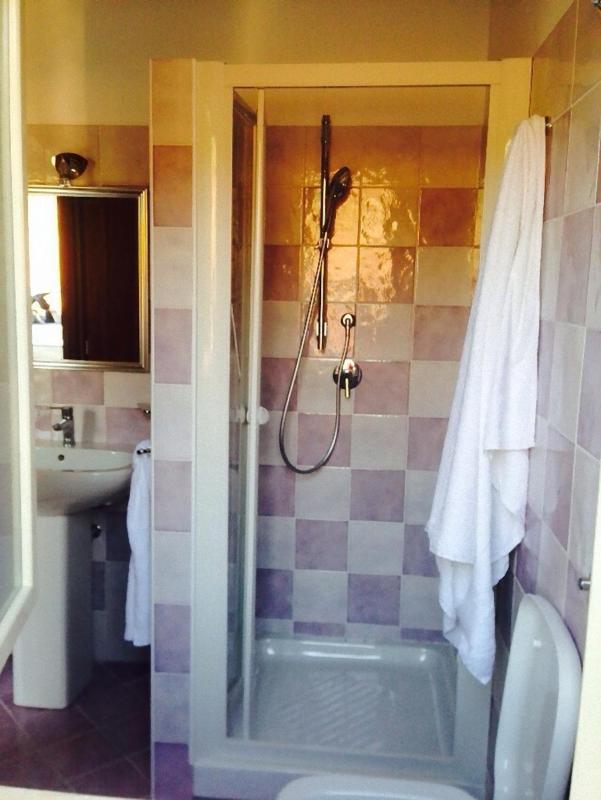 Deluxe Double Room with Balcony image 3