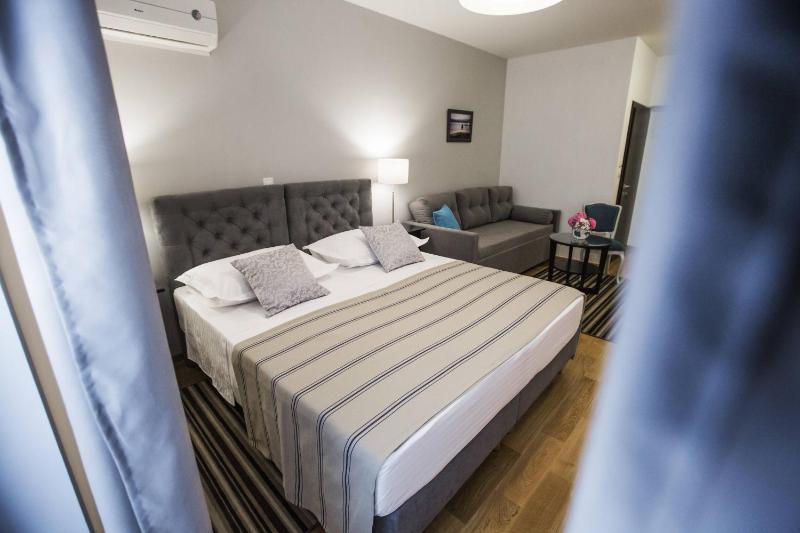 Double or Twin Room with Terrace Sea View image 1