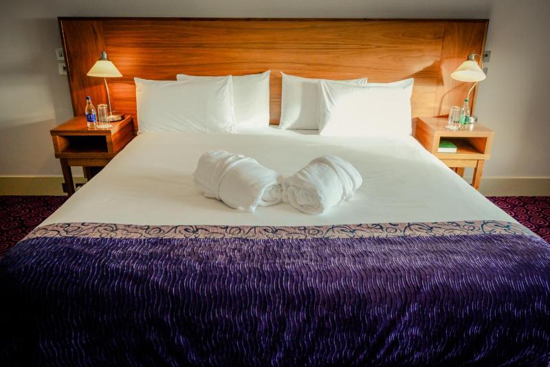 Classic Double Room image 4