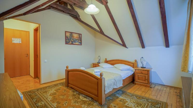 Double Room image 3