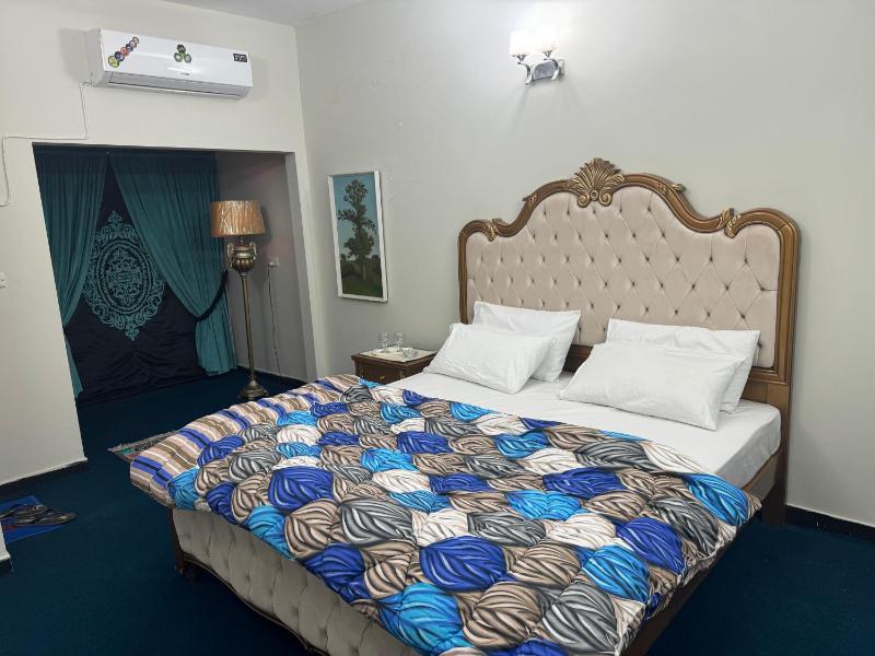 Budget Double Room image 4