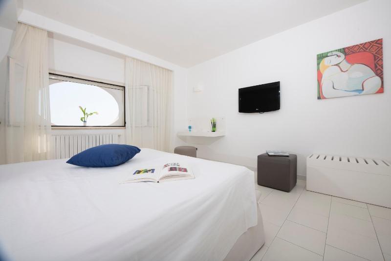 Superior Room with Sea View image 4