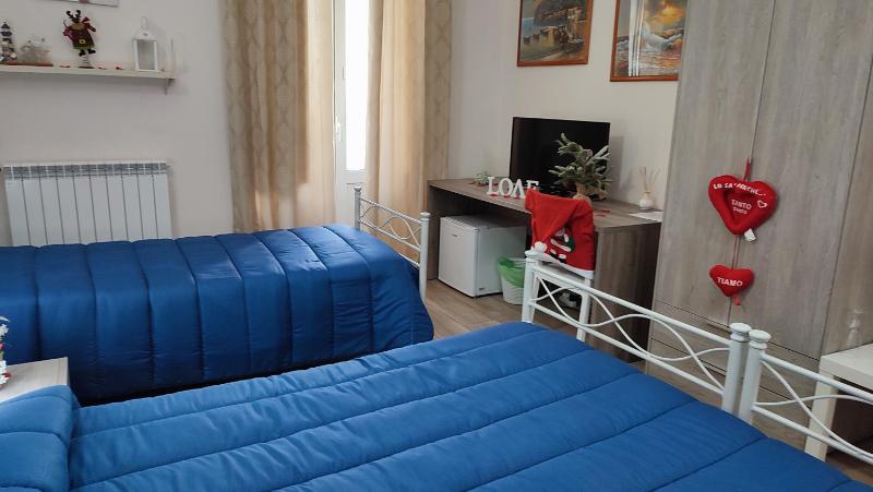 Deluxe Triple Room image 2