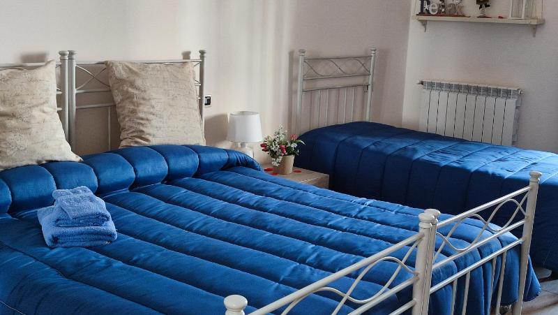 Deluxe Triple Room image 3