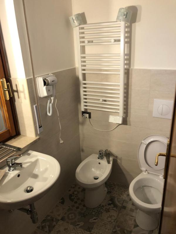 Double Room with Private Bathroom image 1