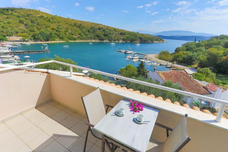 Anna Apartment Agios Stephanos - image 1
