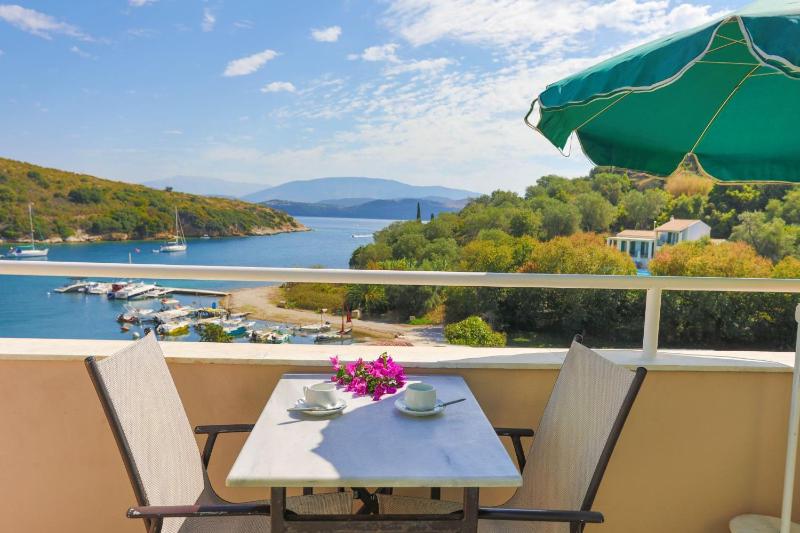 Anna Apartment Agios Stephanos - image 18