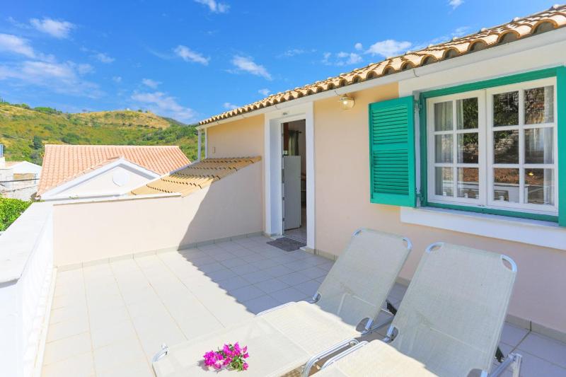 Anna Apartment Agios Stephanos - image 6