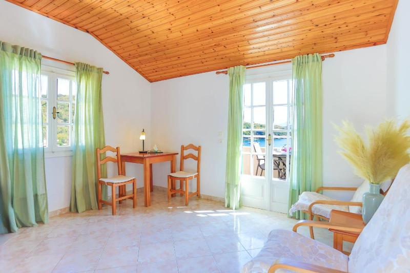 Anna Apartment Agios Stephanos - image 21