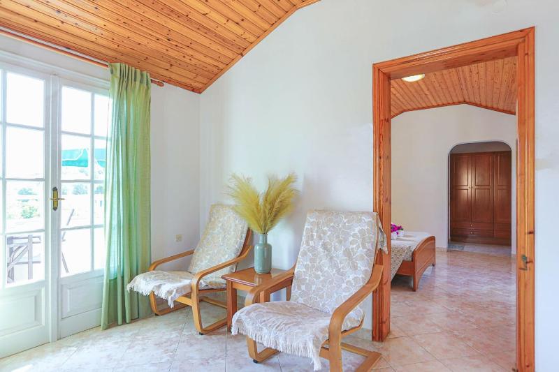 Anna Apartment Agios Stephanos - image 11