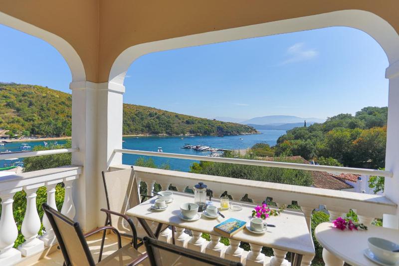 Evanna House in Saint Stephanos - image 17