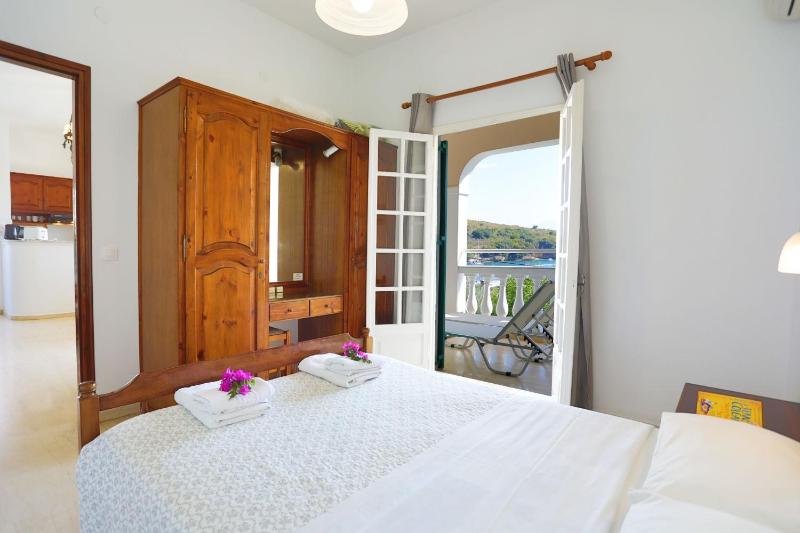 Evanna House in Saint Stephanos - image 16