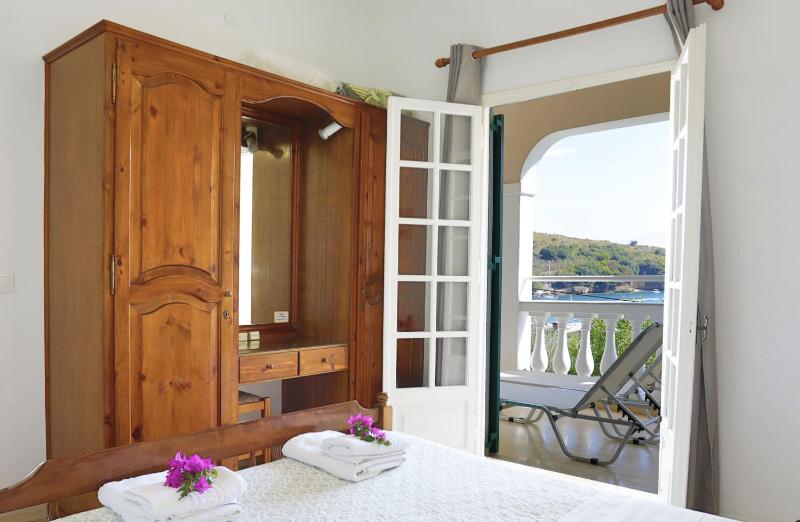 Evanna House in Saint Stephanos - image 7