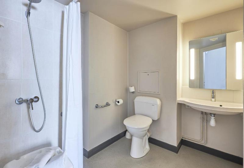 Double Room - Disability Access image 4