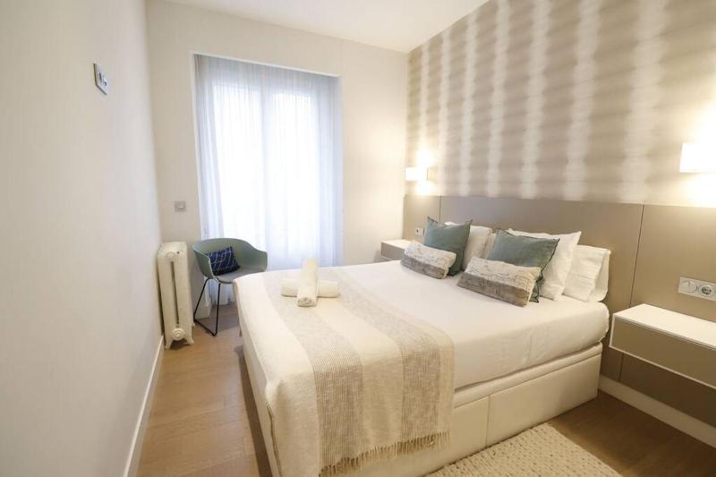 Prime Location Modern Stay - image 18