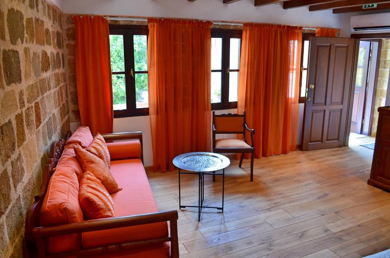 Hotel Ellique - image 7