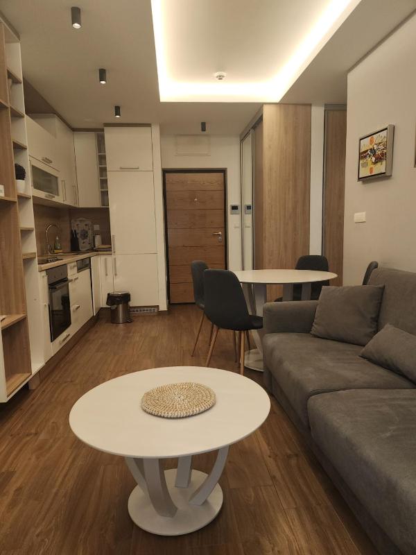 One-Bedroom Apartment image 1