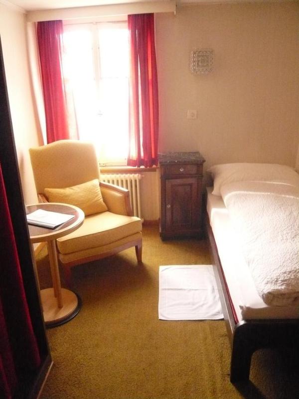 Budget Single Room image 4