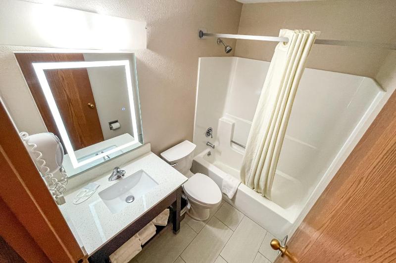 Queen Studio Suite - Non-Smoking image 2