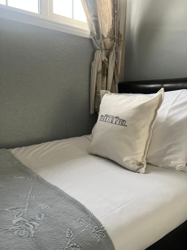 Single Room image 4
