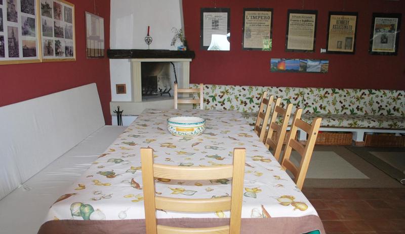 Double or Twin Room with Garden View image 3