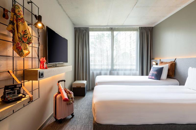 Moxy Sleeper Room with 2 Twin/Single Bed(s) image 1