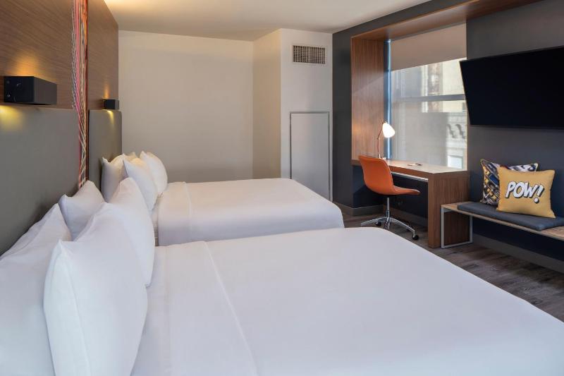 Guest room, 2 Queen, City view image 4