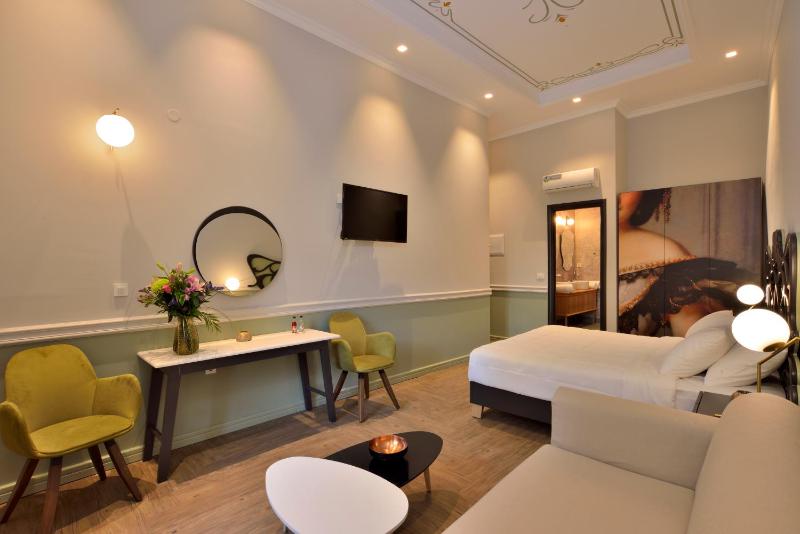 Classic Room image 2