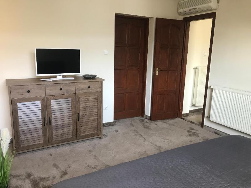 Three-Bedroom Suite image 4