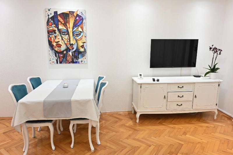 Two-Bedroom Standard Apartment image 4