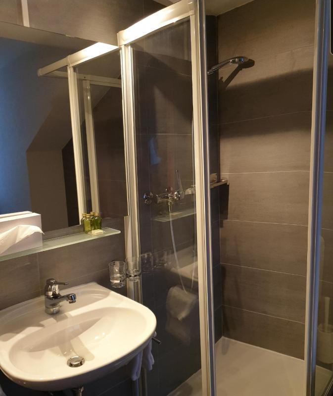 Standard Double Room image 4