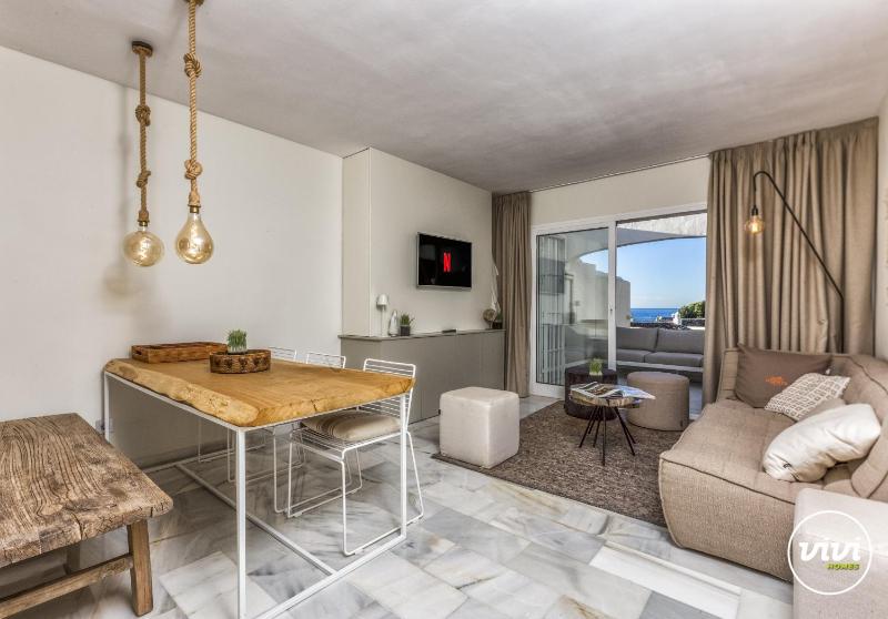 ViVi Homes - Nico Pool Terrace & Sea View - image 6