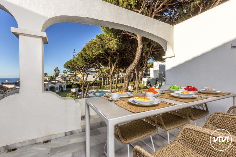 ViVi Homes - Nico Pool Terrace & Sea View - image 4