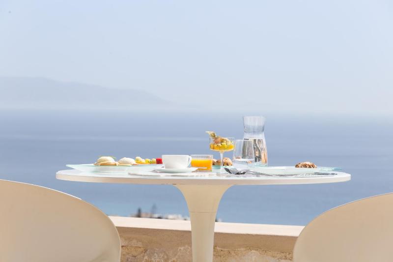 Premier Suite with Sea View & Private Pool image 3