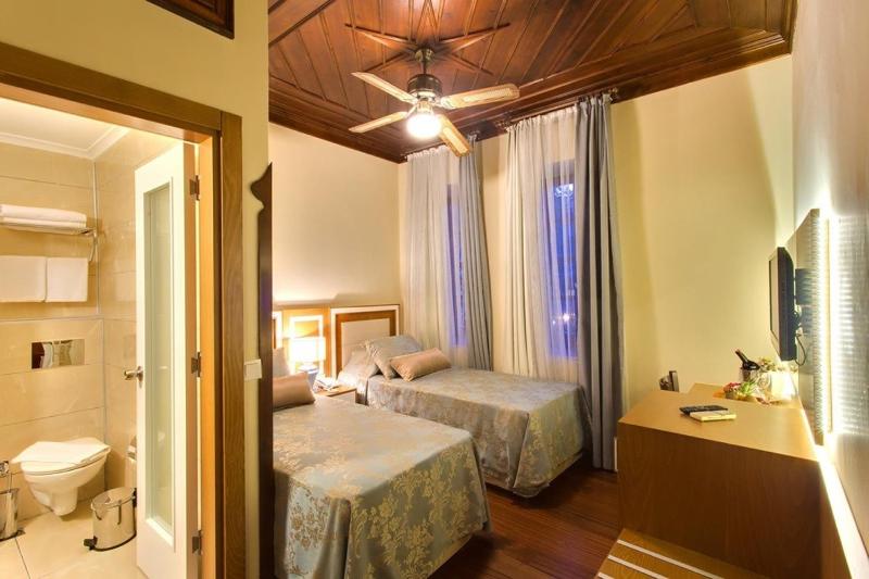 Budget Double Room image 2