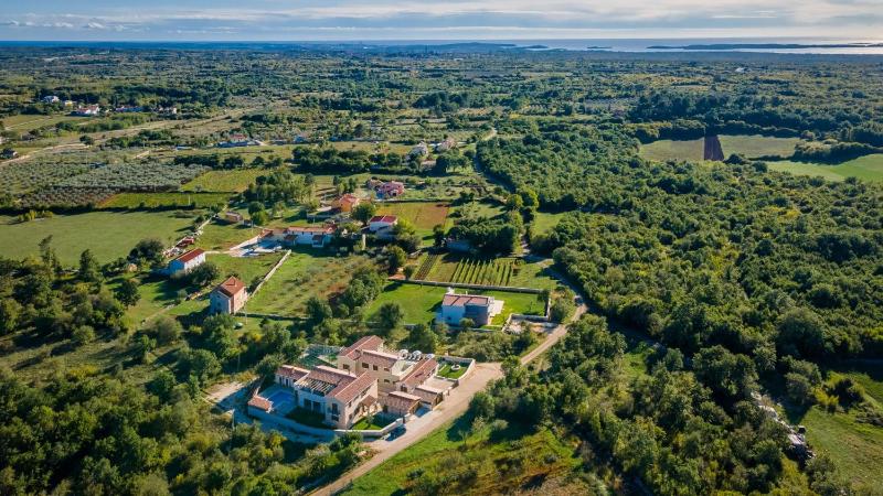 Villa Rajana for 14 persons with kids playground & pool heating in Central Istria - image 37