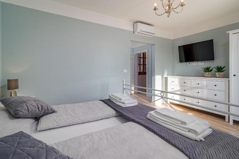 Villa Rajana for 14 persons with kids playground & pool heating in Central Istria - image 31