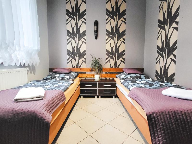 Twin Room image 1
