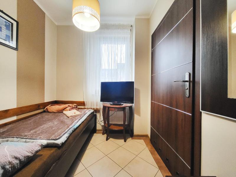Single Room image 3