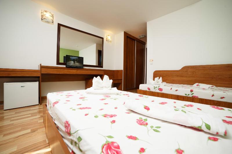 Double or Twin Room image 2