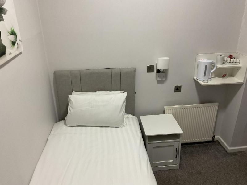 Single Room image 1
