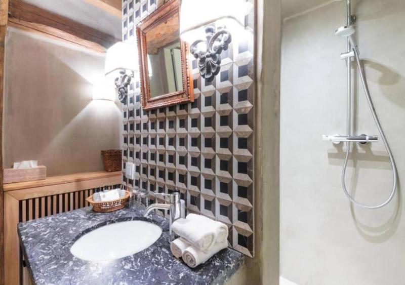 Loft Katelijne Luxurious Escape in the Heart of Historic Bruges - image 11