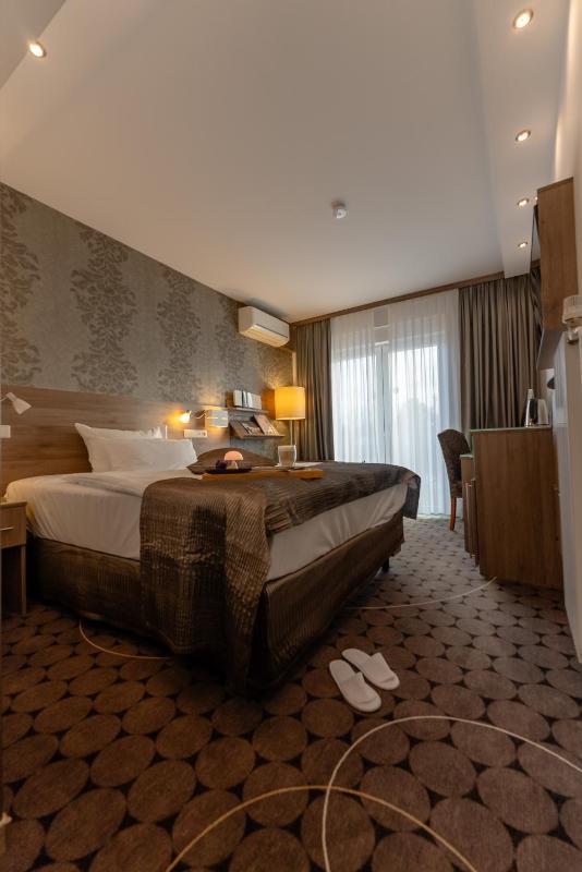 Economy Double Room image 1