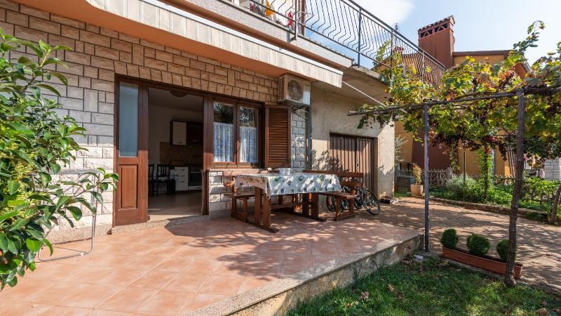 Holiday Apartments Daila 50m from the beach Images