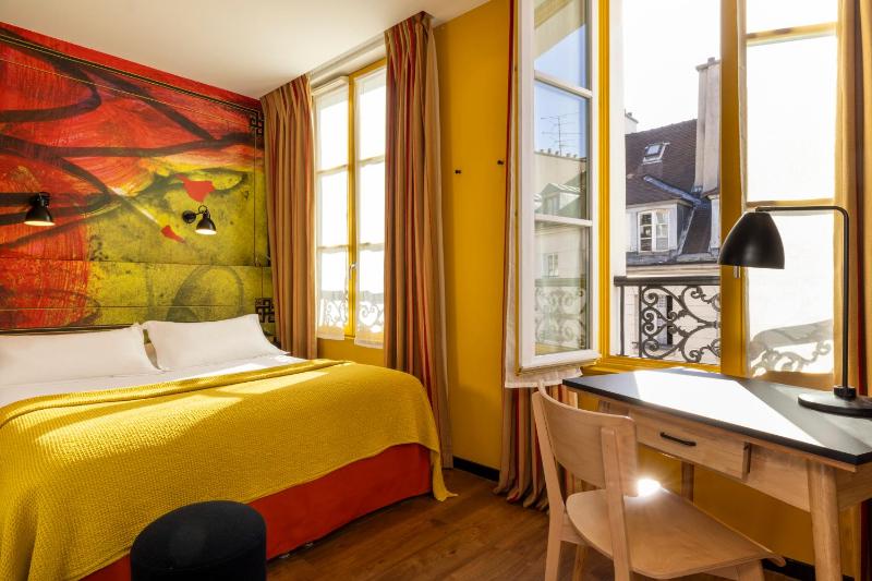 Superior Double or Twin Room image 4