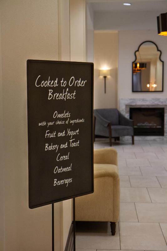 Embassy Suites By Hilton Louisville Downtown - image 11