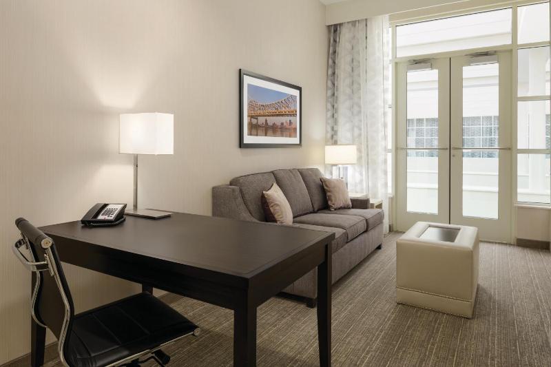 Suite with Two Queen Beds and Roll-in Shower - Mobility and Hearing Access image 3