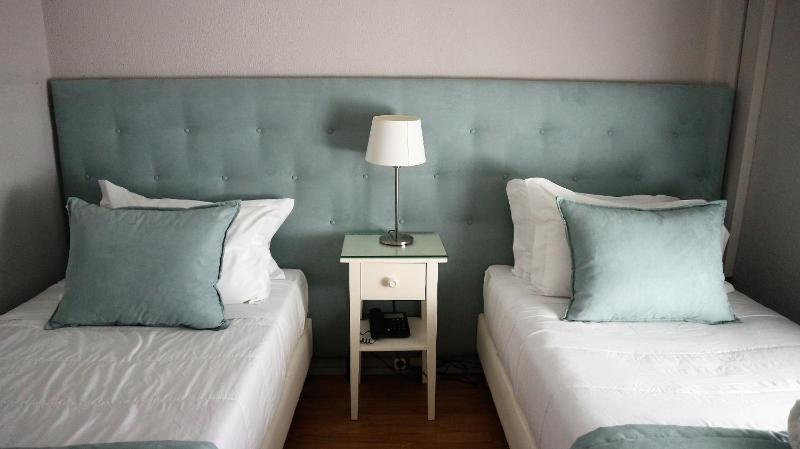 Twin Room image 1