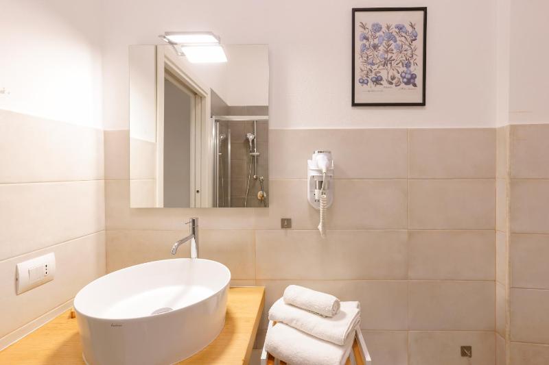 Superior Double Room image 4