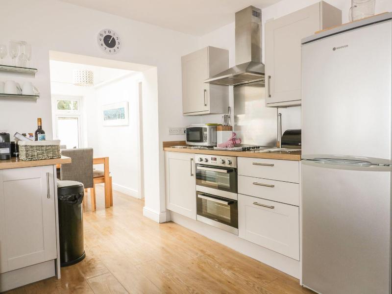 Blacksmiths Cottage - image 3